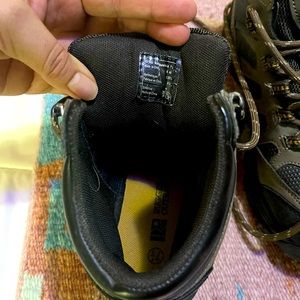 Rugged Outback men’s hiking boots. Size 7.5